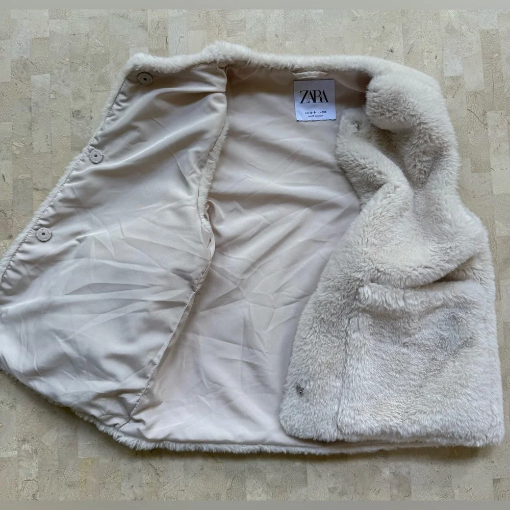 ZARA Girls Faux Fur Vest Cream Color Fall/Winter - size 8-9 - Picture 7 of 9